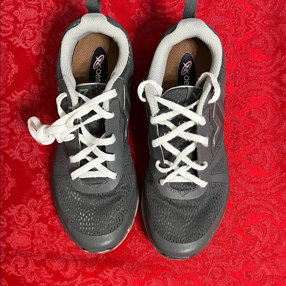 Vionic Women’s 8W Gray Walking Sneakers Aetrex Orthotic Insoles Wide Comfort